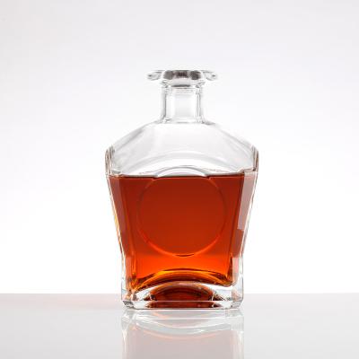 China High End 1000ml 750ml 700ml Rum Vodka Gin Empty Glass Whisky Bottle with Lid for sale