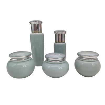 중국 Empty luxury ceramics jars set airless cream lotion ceramic bottles 판매용