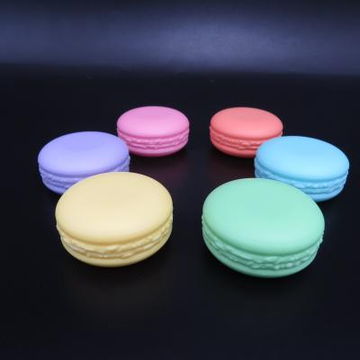 China 5g plastic macaron shape travel set cosmetics cream bottle PP jars eye shadow box à venda