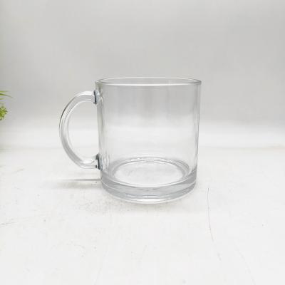 China Viable Hot Sale Custom Size Beer Glass 20 Ounce Glass Mug for sale