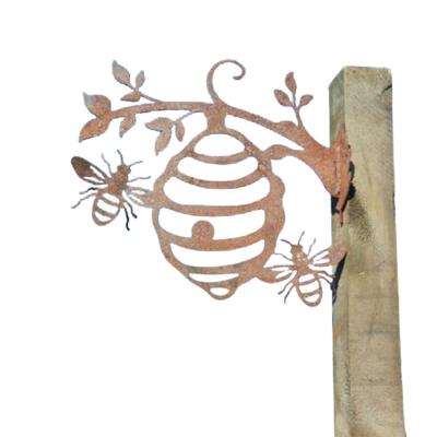 China Rusty Bee Plant Stake Garden Decoration Rusted Garden Art Farm Decor Metal Garden Art from Europe for sale