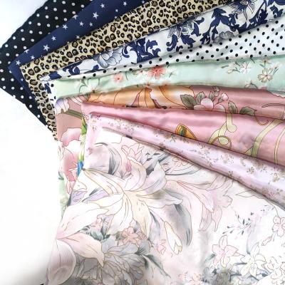 China 100% 22 momme peace 100 momme digital printed silk fabric custom made pure jacquard viable wholesale silk luxury silk fabric for sale