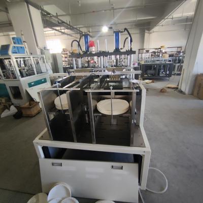 Chine Hot Melt Adhesive Process Carton Machine Decorative Works Food Carton Disposable Lunch Box à vendre