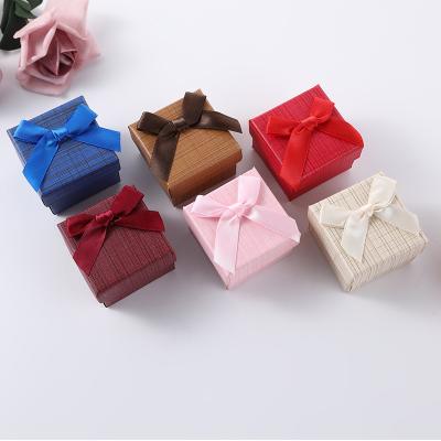 China Eco-friendly 5*5*3.5cm Paper Box Bow Square Earring Jewelry Ring Keepsake Box Packaging Birthday Gift Box for sale