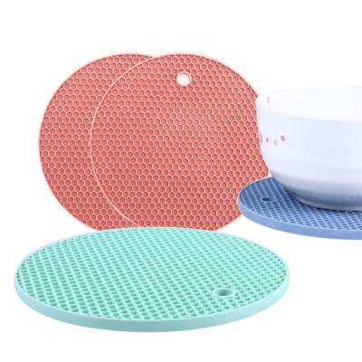 China Sustainable Hot Amazon Spun Heat Resistant4 Multi Purpose Silicone Shaped Pot Holders for sale