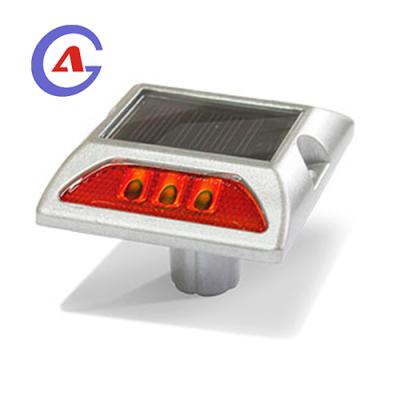 China Aluminum Caterpillar traffico reflectantes viales Tachas reflectiva led solar for sale