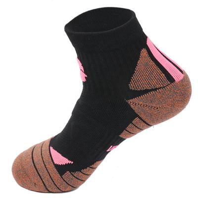 China New Design Outdoor Custom Logo Sports Sock Women High Quality Breathable for sale