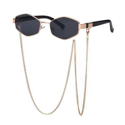 China Sun Glasses Female 2021 Luxury Designer Vintage Shades Ladies Gold Trendy Metal Straps Fashion Women Sunglasses With Chain for sale