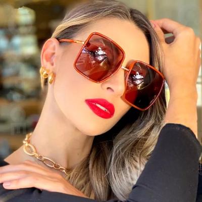 China Square Summer Colored Shades Vintage 90S Modern Trendy Drip Fitted Sun Glass Luxury Red Women's Oversized Sunglasses For Women for sale