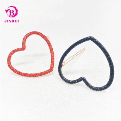 China New Trendy Fashion Hollow Hair Pin Clip Heart Shape Glitter And Black Metal Hair Grips For Girls for sale