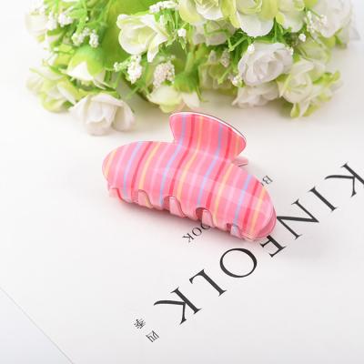 China Newest Large Environmental Friendly Fashion Hair Claw Barred Acrylic Hair Claw Clips For Women Washing Hair Accessories for sale