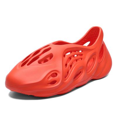 China Anti-Smell Cool 2020 Summer Water Garden Outdoor Shoes For Men Novelty Hole Yeezy Foam Runner Red White Sandals for sale