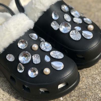 China Cushioning Custom Wholesale Fuzzy Slippers Womens Fur Clogs Shoes Platform Shoes Charms Classic Clogs Womens Clogs for sale