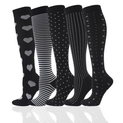 China Breathable Compression Socks Men's and Women's Sports Explosive Socks for sale