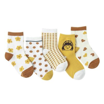 Cina Breathable new style striped socks for autumn and winter cartoon socks in vendita