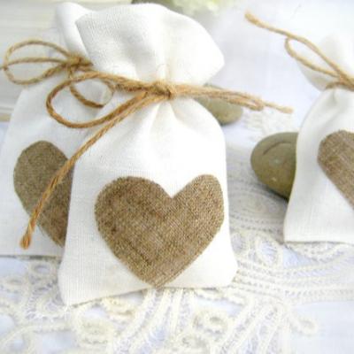 China White Rustic Canvas Bag Wedding Favor Bags Disposable Wedding Favor Bag With Hearts Natural Canvas Gift Bag for sale