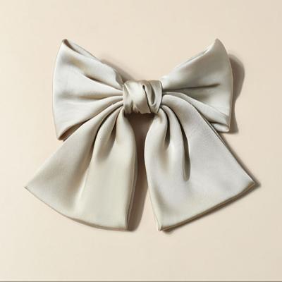 China Wholesale Hair Clip Haohan Pearl Hair Clip Bow Hair Clip Pretty Korean Style Bow Spring Clip Female Headwear for sale