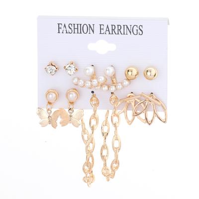 China FASHIONABLE exaggerated earring set, creative pearl alloy geometric earrings, cold wind chain earrings for sale