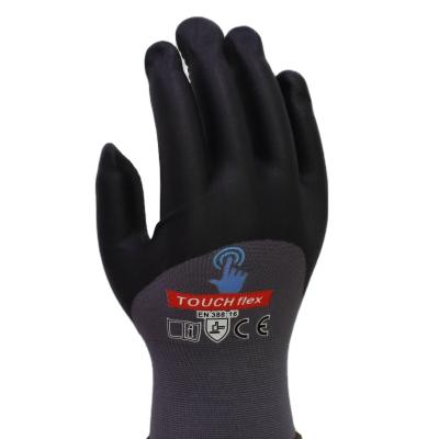 China Hot Selling Touch Screen 3/4 Foam Nitrile Coated Glove With Nylon / Spandex Shell In 15G Cheap Handgloves for sale