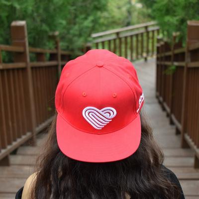 China Red Color COMMON Customized Snapback Cap Embroidery Custom Baseball Cap for sale