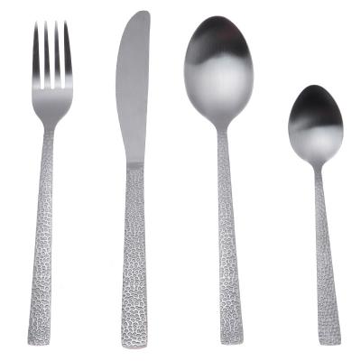 China Viable Matte Color Silver Black Metal Cutlery Set Hammer Printing Stainless Steel Knife and Fork Set for sale