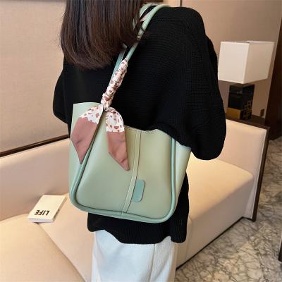 China Fashion Best Sale Large Capacity Beach Bag Korean Style Shoulder Bag Fashion Simple Ladies Tote Bag for sale