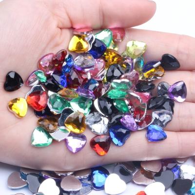 China New Acrylic Flatback Style 10mm Rhinestones 2000pcs Heart Shape Flat Back Flat Facets For Phone Cases Nails Art Supplieses Acrylic Gem for sale