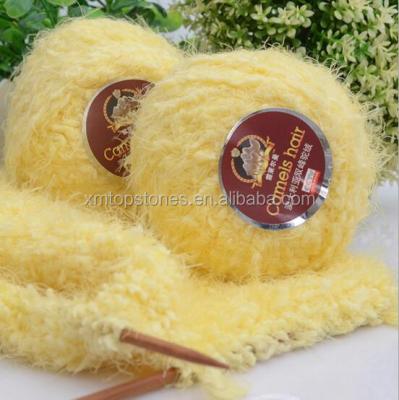 China Anti-bacteria Camel Hair Yarn For Scarf Sweater And Chunky Overcoat Camel Yarn Knitting Yarn en venta