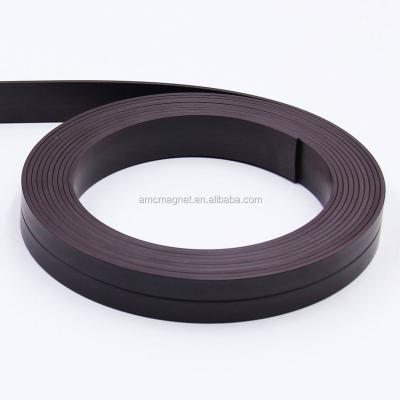 China Industrial magnet permanent strong magnetic strip for door/window/AD, flexible rubber magnet for door for sale