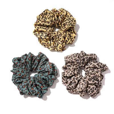 China Korean High Quality Bohemia Fashion Chiffon Material Hair Scrunchies Best Selling Leopard Fashion Classic Hair Bands Scrunchies For Women Girls for sale