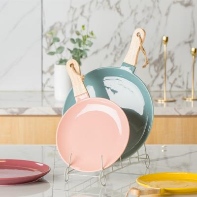 China China viable supplier wholesale high quality cheap ceramic glazed pizza dish with bamboo handle for sale