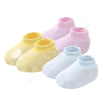 China 100% Newborn Baby Teether Touch Screen Winter Cotton Booties Scratch Eco-Friendly Organic Booties Warm Feet Keeping for sale