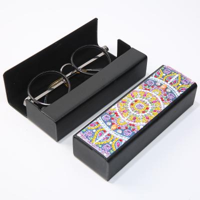 China Diamond Embroidery DIY Travel Sunglasses Leather Case of Traditional Chinese 5D Diamond Painting Glasses Storage Box Opens New Year Gift for sale