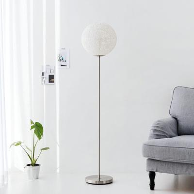 China Good Quality Modern Beside The Sofa In The Living Room Modern Metal Ball Floor Lamp for sale