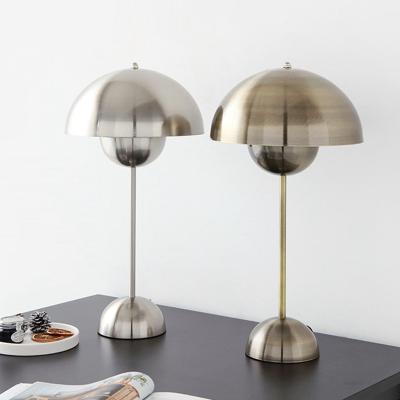 China Simple Modern Modern Style Study Desk Lamps Globe Mushroom Table Lamp for Hotels and Home for sale