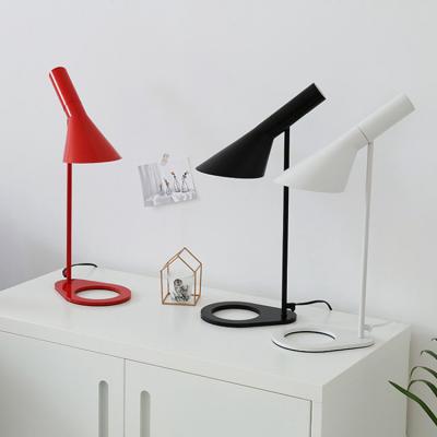 China Modern Pure Home Decoration Lamp Shade Desk Lamp Color Metal Night Table Lamps for sale