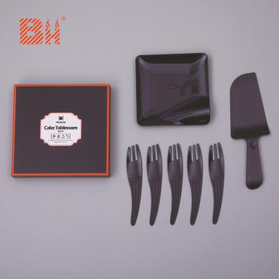 China Convinent 2022 Disposable Cake Tableware Set Knife Fork Dishes For Party Use for sale