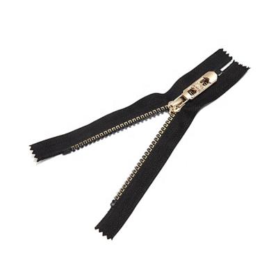 China Sustainable Hot Selling Eco - Friendly Colorful End Metal Close Zipper For Luggage Bags for sale