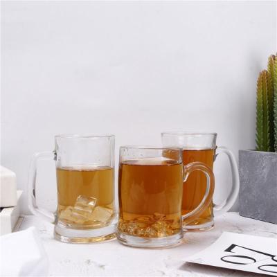 China Large Capacity Reusable Beer Mug Glass Pulled Wine Bottle With Hand Bar for sale