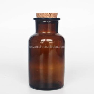 China Sealing Antique Amber Glass Apothecary Jar 250ml 500ml Bottle With Cork for sale