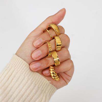 China Trendy Fashion Statement Jewelry Women Chunky Dome Finger Ring 18K Gold Plated Stainless Steel Twisted Ring for sale