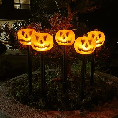 China Lawn light 2023 New Design Outdoor Halloween Decorative lights Solar LED Plastic 3D Pumpkin Lawn Lights For Garden Festival for sale