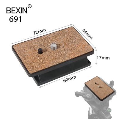 China Bakelite Plastic Wholesale Camera Accessories Photographic Camera Quick Release Mounting Base Plate For YUNTENG 691and Tripod Head for sale