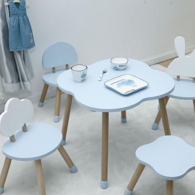 China Nordic high quality children's table and chair environmental protection wooden children party chairs and tables for sale