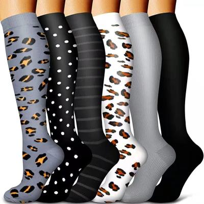 China Anti-Fault Sports Compression Sock Stockings Mens And Womens Sports Fitness Socks for sale