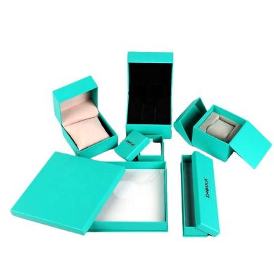 China Cardboard+paper+velvet fashion pearl necklace box velvet square shape bracelets cheap jewelry box for sale