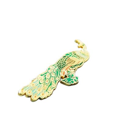 China Hotel And Resort Chinese Style Metal Enamel Pin Badge Gift Box Business Gift With Hand Gift Peacock for sale