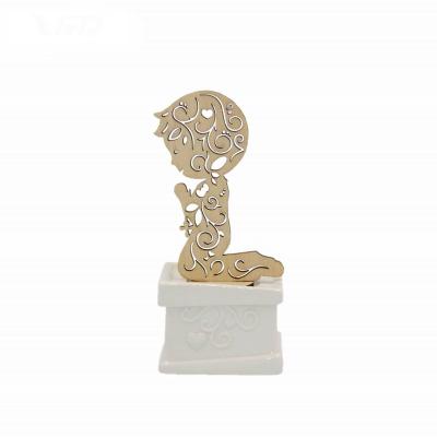 China Porcelain With Figure Ceramic Home Decoration MDF Bottle Girl Home Decoration MDF 2020 Vivid Fashion Design Gifts for sale