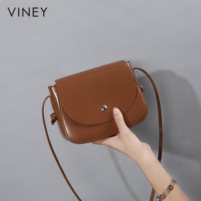 China New Hot Selling High Quality Style Retro Sling Bag For Women Fashionable Messenger Shoulder Cross Body Genuine Leather Bag for sale