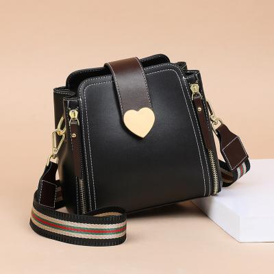 China PORTABLE fashion black custom genuine leather single shoulder women viney hand cross - body bucket bags for sale